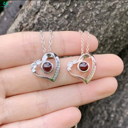 Collar de Corazón con Proyector