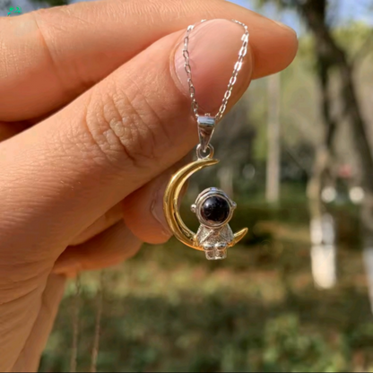 Collar Astronauta con Proyector