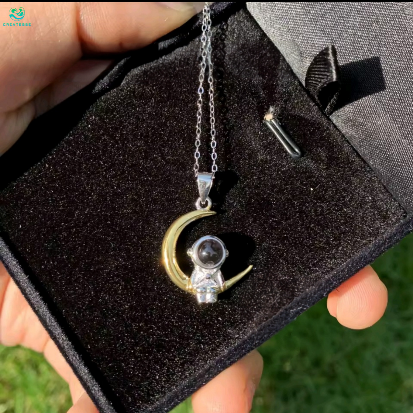 Collar Astronauta con Proyector