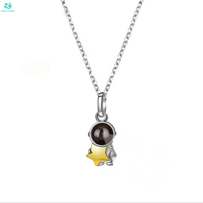 Collar Astronauta con Proyector